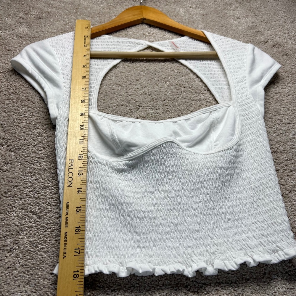 Free People‎ Movement White Smocked Open Back Crop Top Cap Sleeve S Coquette - Picture 8 of 14